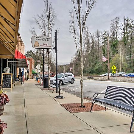 Saluda Main Street Retreat - Central Location! Екстер'єр фото