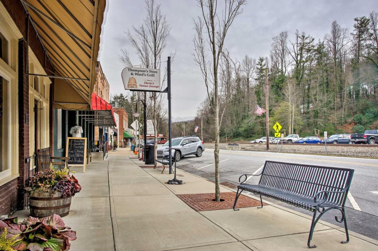 Saluda Main Street Retreat - Central Location! Екстер'єр фото