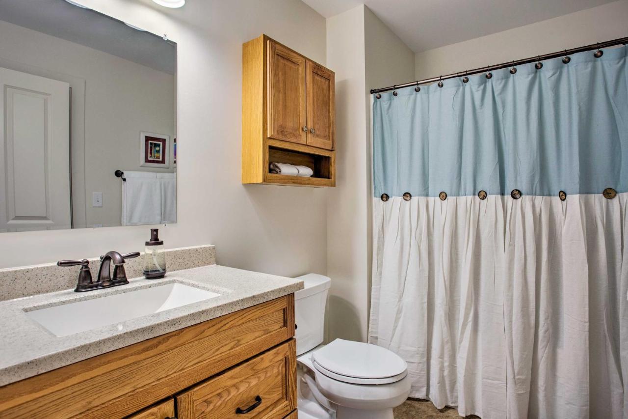 Saluda Main Street Retreat - Central Location! Екстер'єр фото